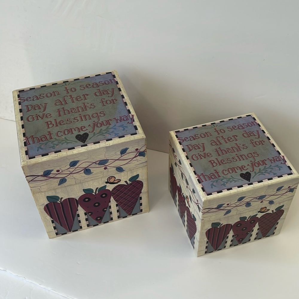 NESTING BOXES, SET OF TWO NIB